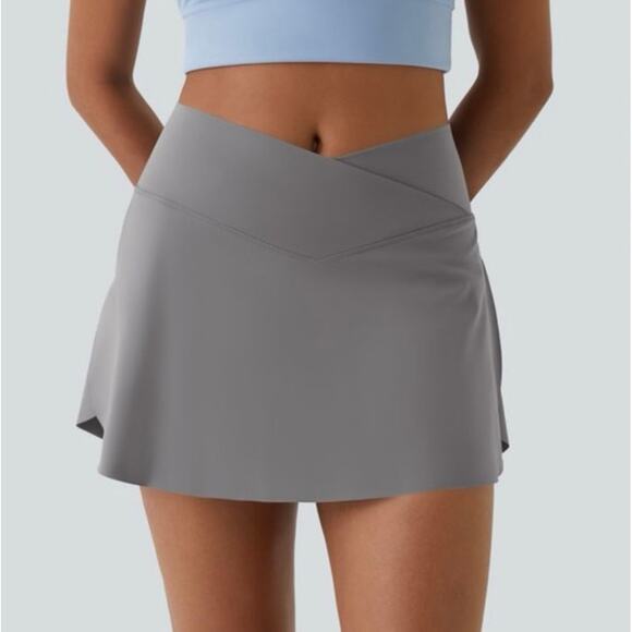 NWOT Halara Everyday SoftlyZero Airy Crossover Gray Mini Tennis Skort Medium - Picture 1 of 8